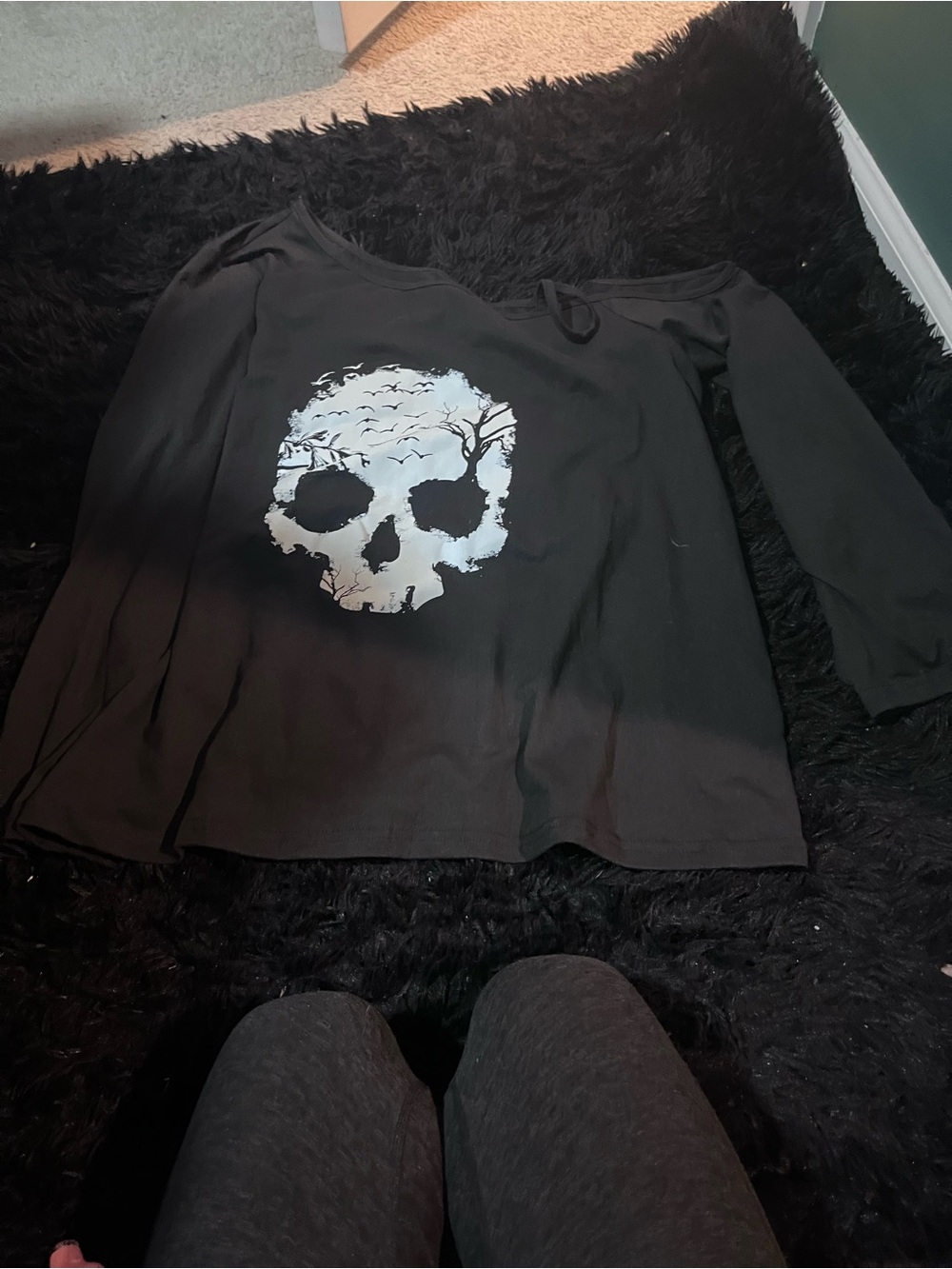 NWOT Black' Skull Graphic Long Sleeve Top